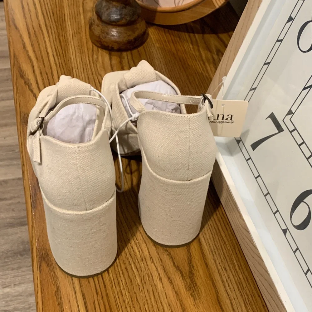 a.n.a Holland Natural Platform Sandals